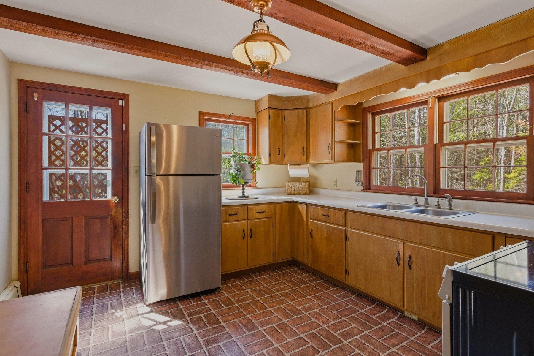 161 Beech Ridge Road Eliot, ME 03903 - Photo 3 of 37