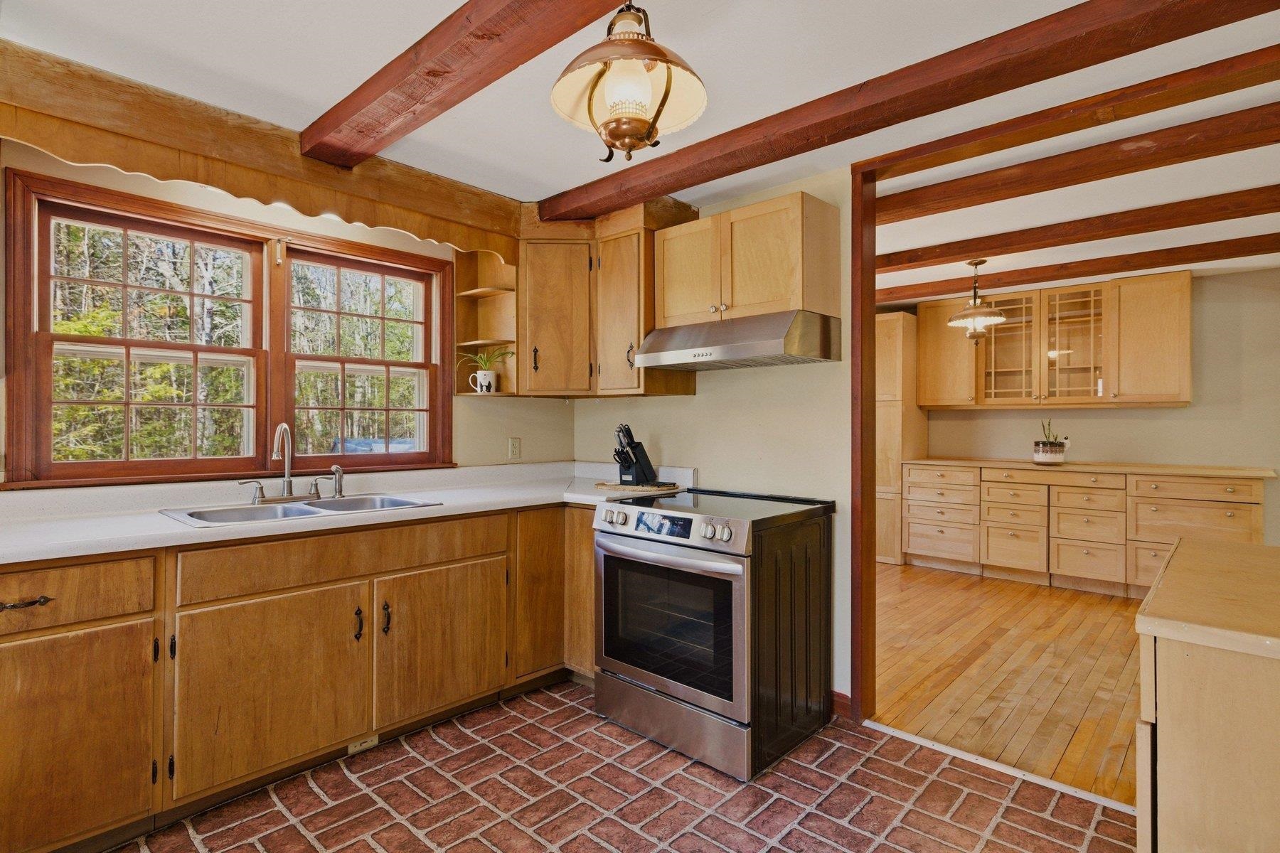 161 Beech Ridge Road Eliot, ME 03903 - Photo 5 of 37