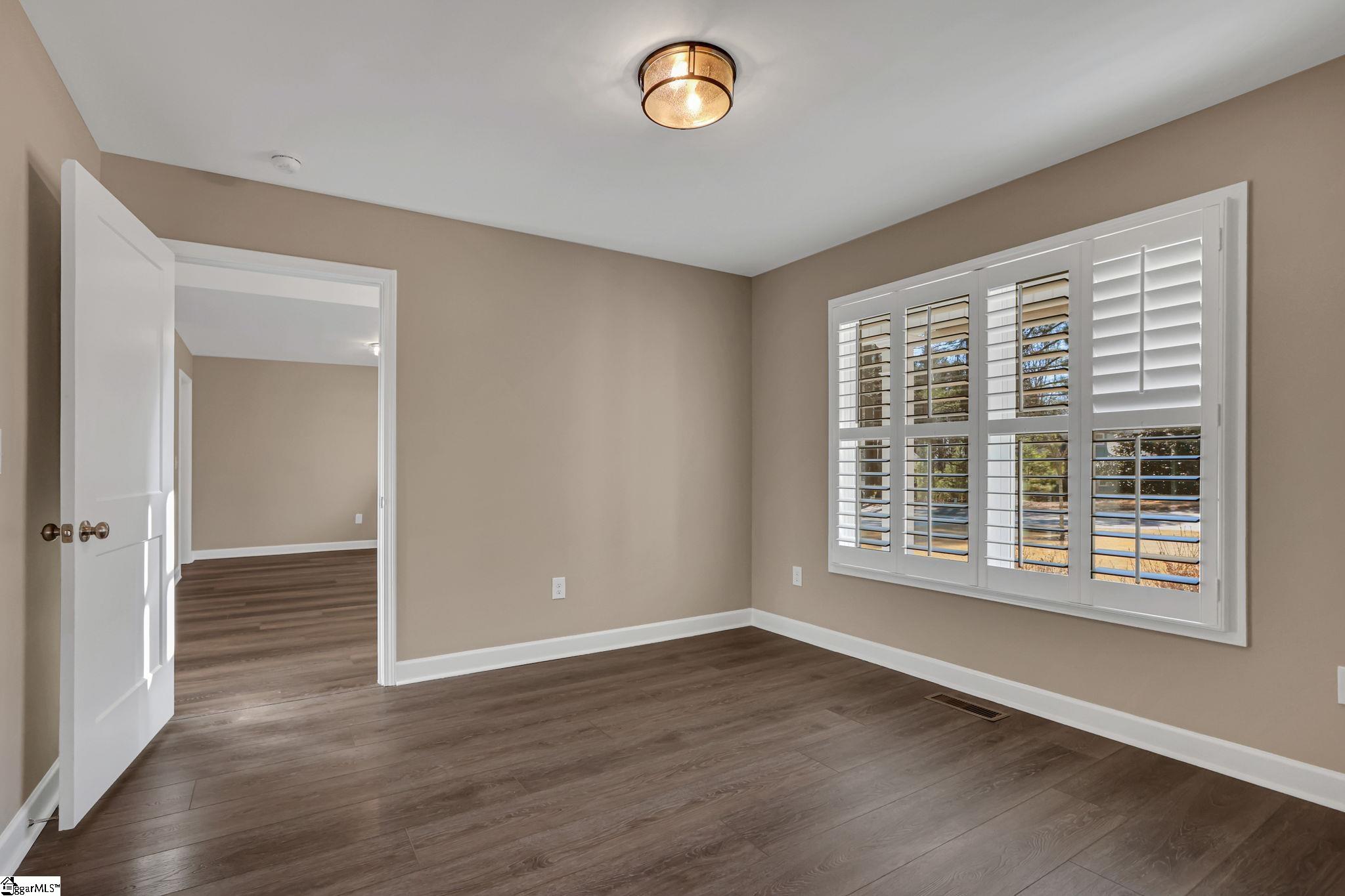 533 Stokes Drive Seneca, SC 29672 - Photo 4 of 43