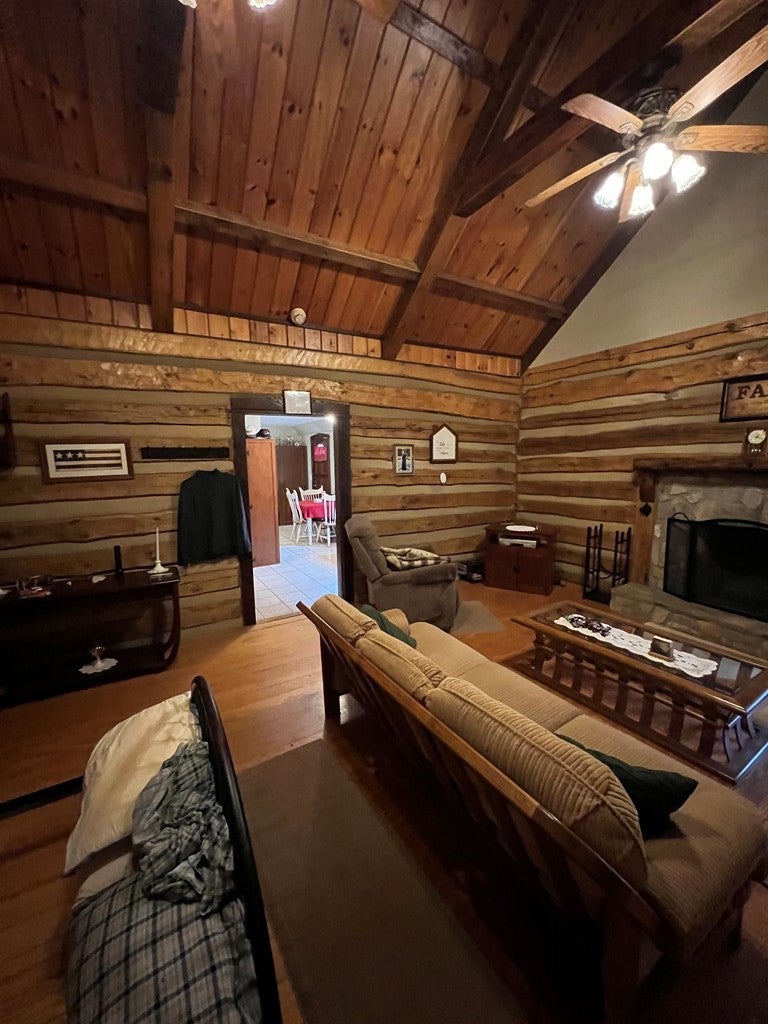 2105 Davis Knob Road Galax, VA 24333 - Photo 7 of 17 Gallery Image 7