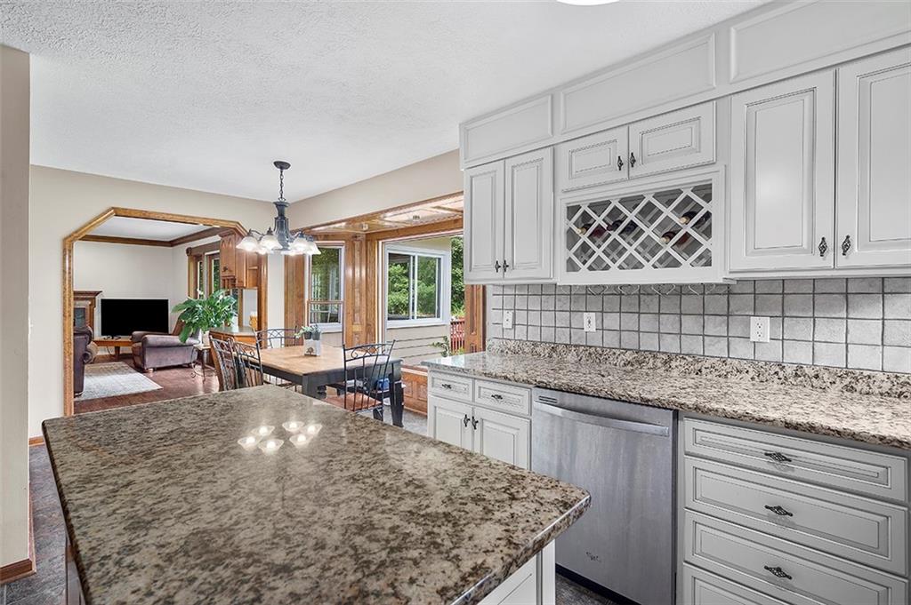 251 Dodds Road Butler, PA 16002 - Photo 3 of 24