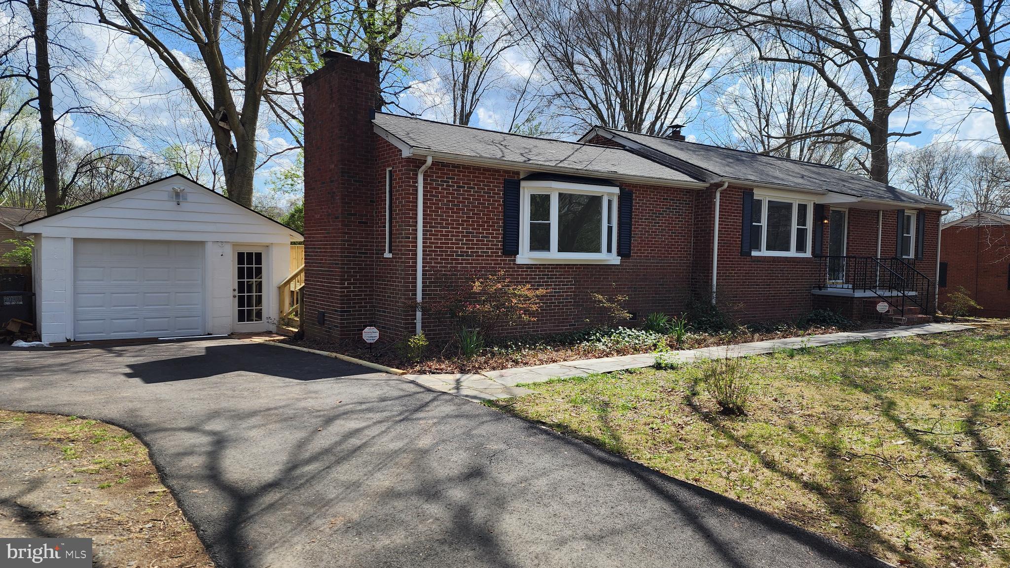 8405 Rugby Road Manassas, VA 20111 - Photo 2 of 24 Gallery Image 2