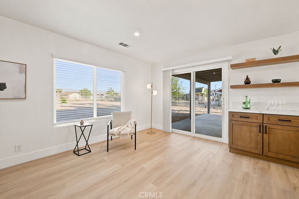 13229 Algonquin Road Apple Valley, CA 92308 - Photo 15 of 35