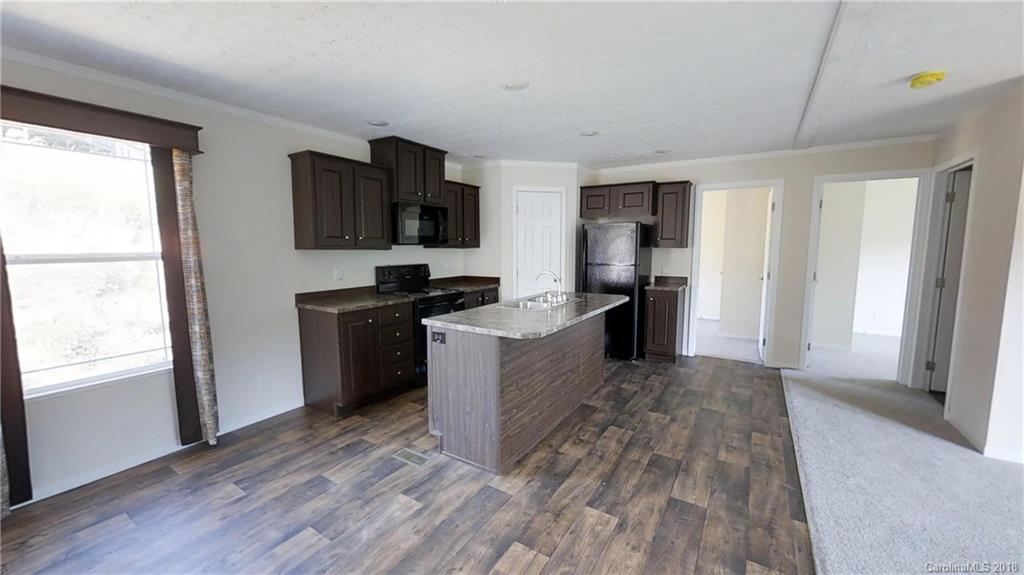 302 Grandview Road Marshall, NC 28753 - Photo 2 of 29 Gallery Image 2