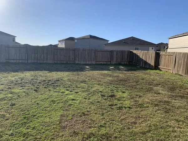 $1,695 | 217 Denson Lane, Jarrell, TX 76537