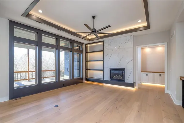 $835,000 | 916 Savannah Lane, Greenwood, MO 64034