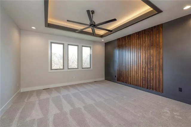 $835,000 | 916 Savannah Lane, Greenwood, MO 64034