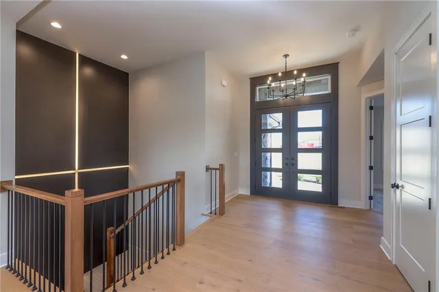 $835,000 | 916 Savannah Lane, Greenwood, MO 64034