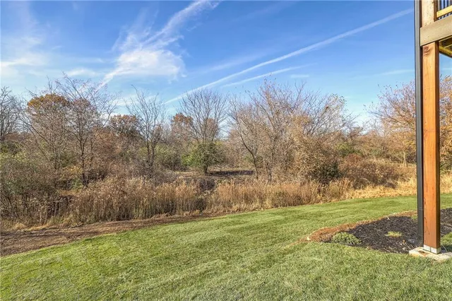 $835,000 | 916 Savannah Lane, Greenwood, MO 64034