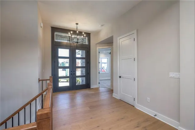 $835,000 | 916 Savannah Lane, Greenwood, MO 64034