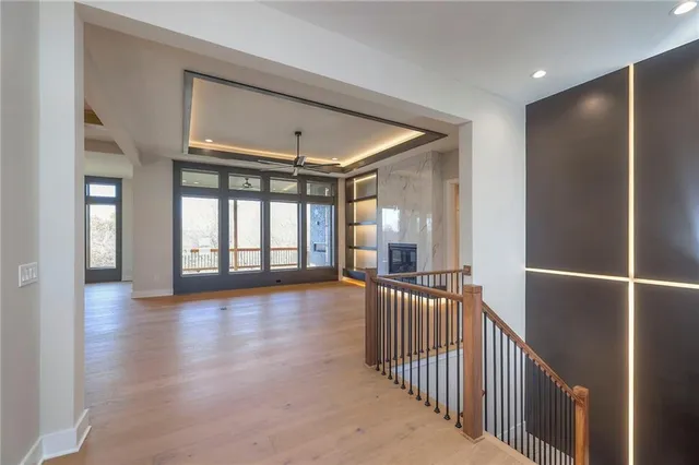 $835,000 | 916 Savannah Lane, Greenwood, MO 64034