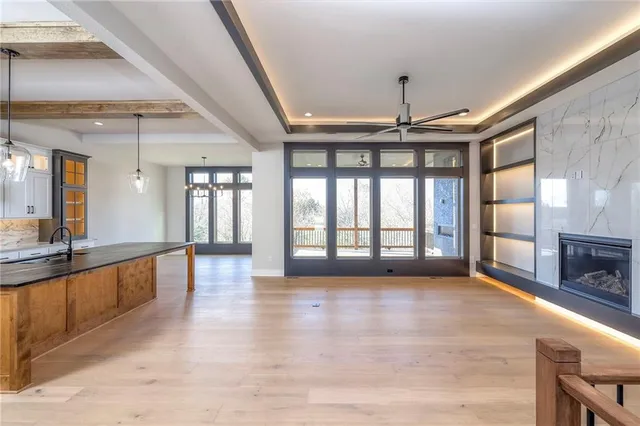 $835,000 | 916 Savannah Lane, Greenwood, MO 64034