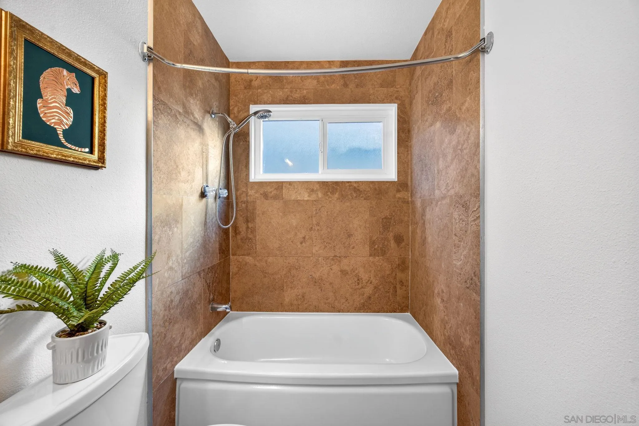 8450 Angila Drive Santee, CA 92071 - Photo 17 of 43