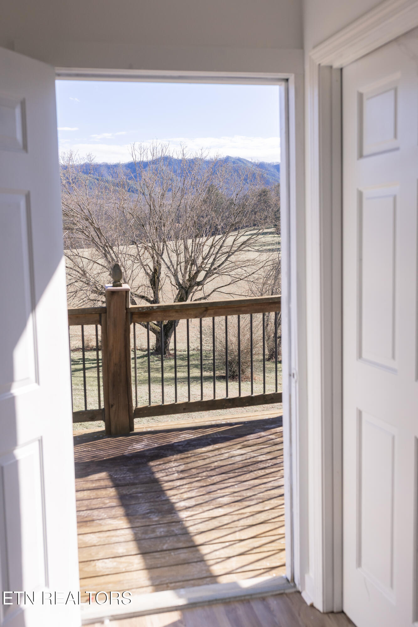 1374 Camellia Road Newport, TN 37821 - Photo 4 of 8 4 (2)