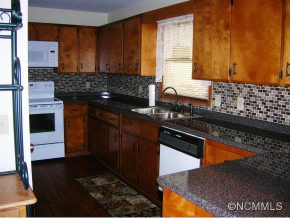 378 Stoney Ridge Loop Maggie Valley, NC 28751 - Photo 8 of 20 Gallery Image 8