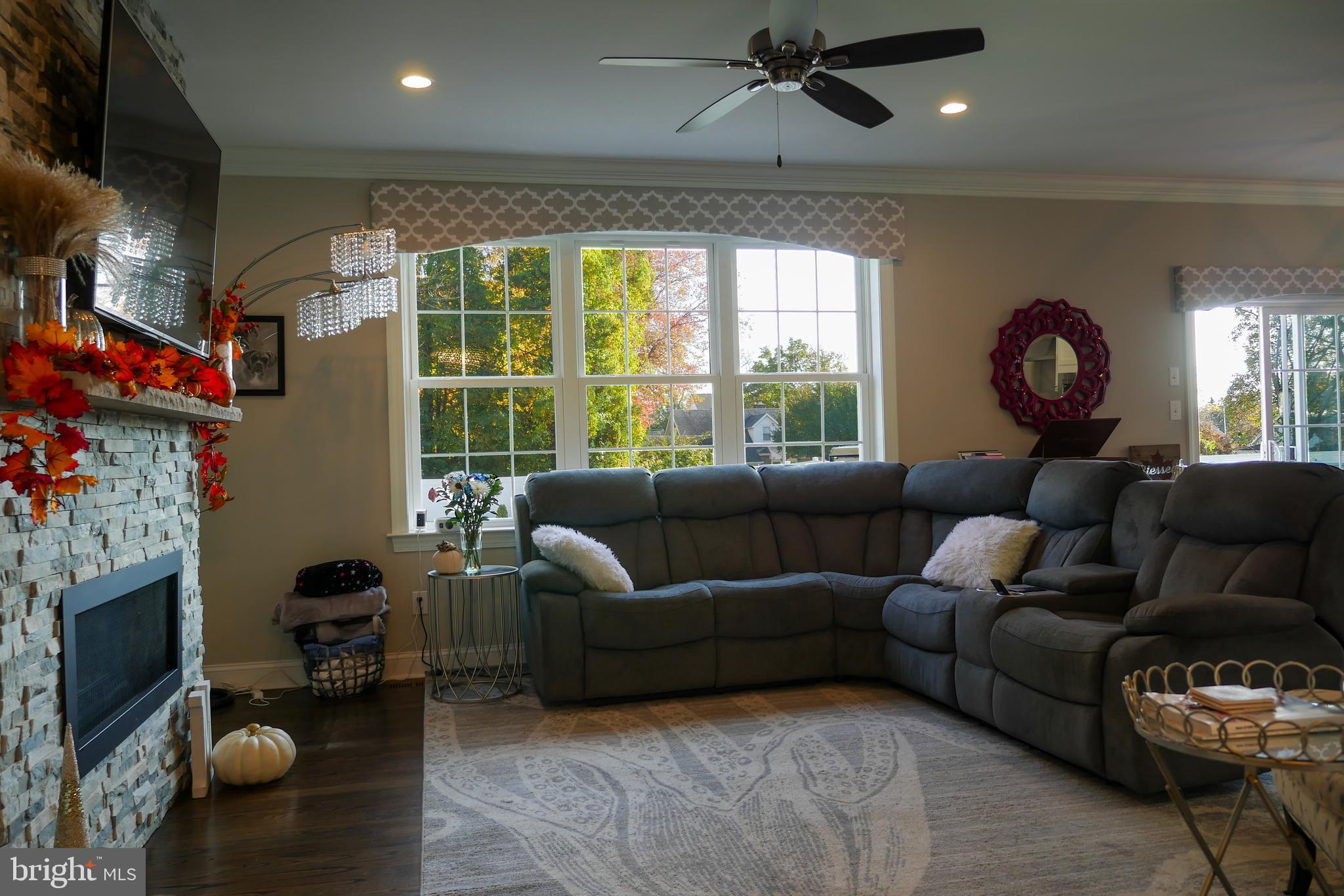 1237 Steel Road Havertown, PA 19083 - Photo 9 of 37 Living Room
