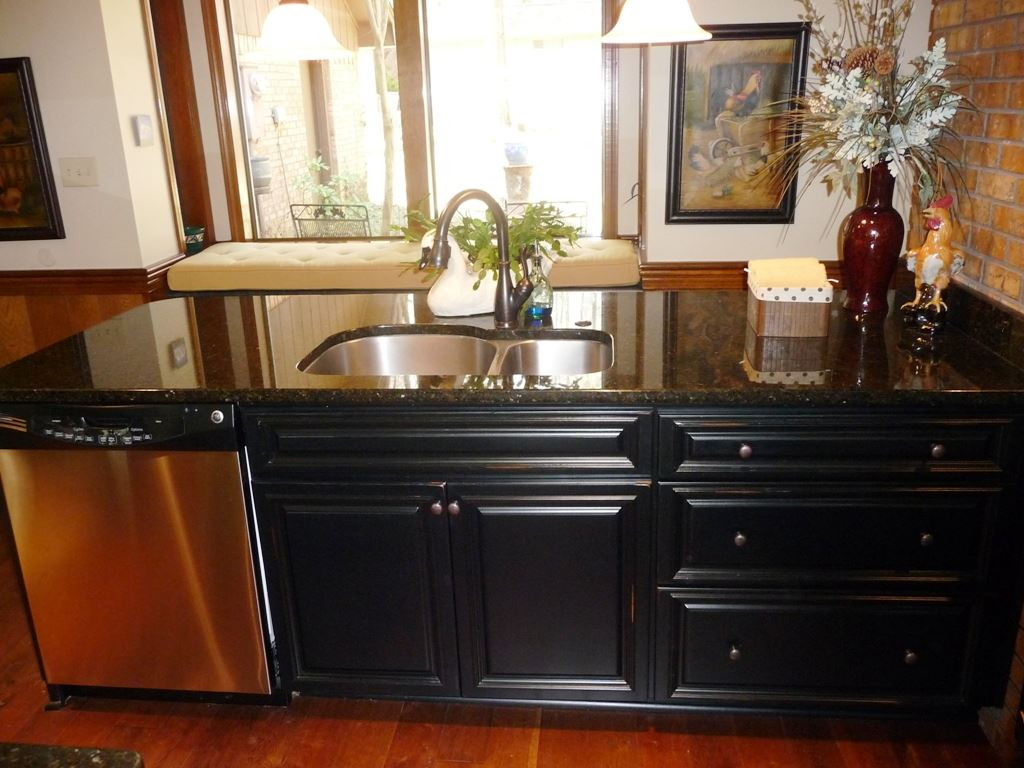 25 Rochelle Drive Brandon, MS 39047 - Photo 5 of 27 Breakfast bar