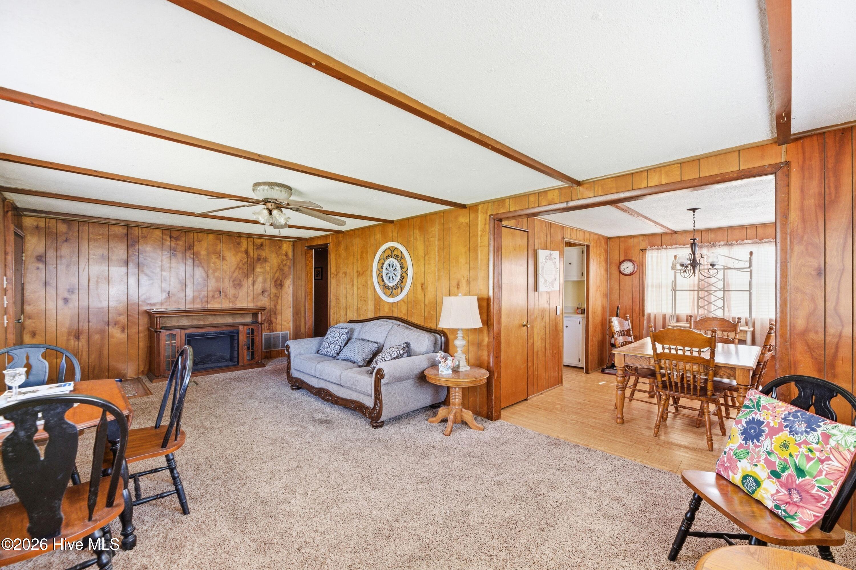 108 Gladiolus Road Castle Hayne, NC 28429 - Photo 4 of 15 004_108_gladiolus_road-04_199