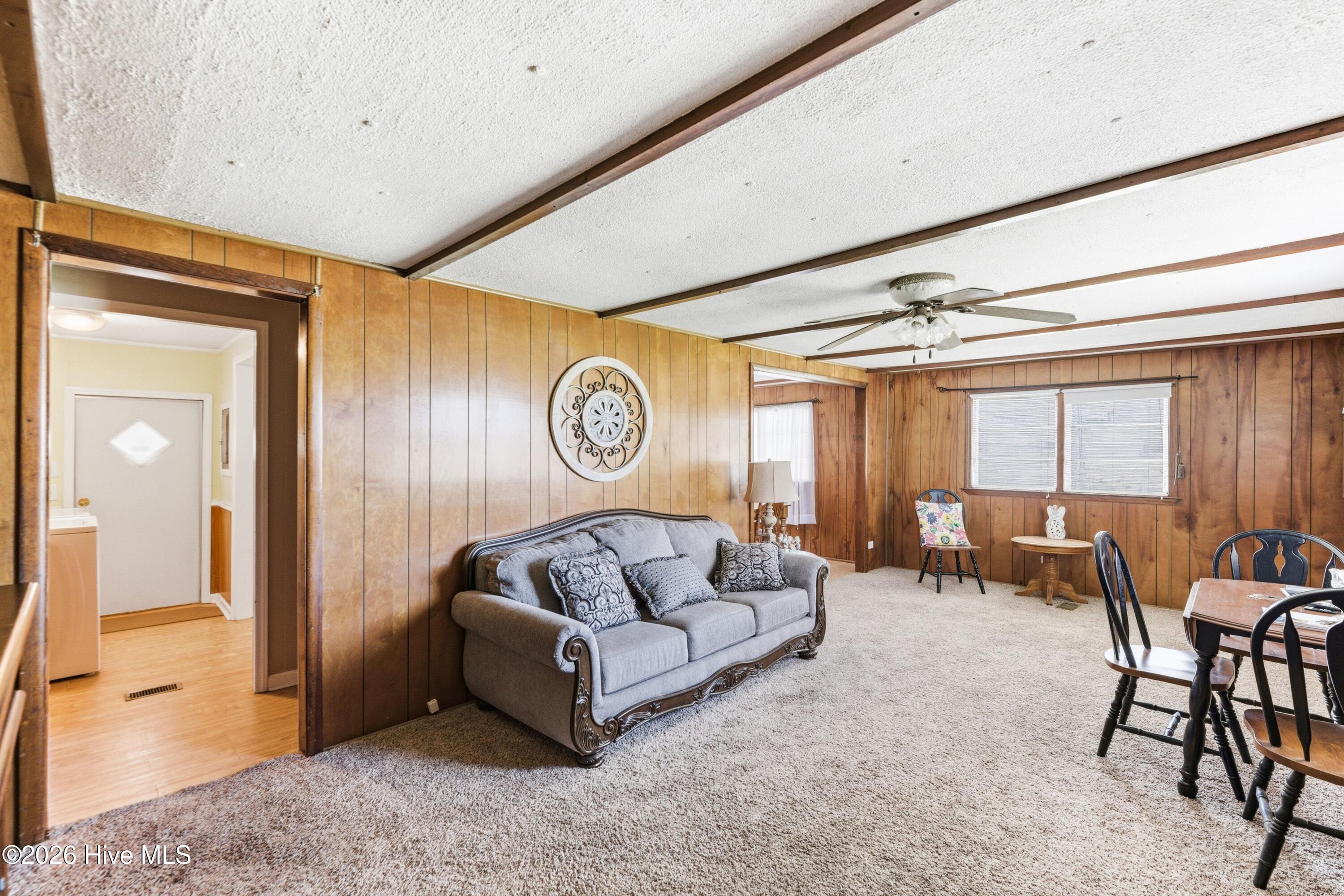 108 Gladiolus Road Castle Hayne, NC 28429 - Photo 5 of 15 005_108_gladiolus_road-05_521