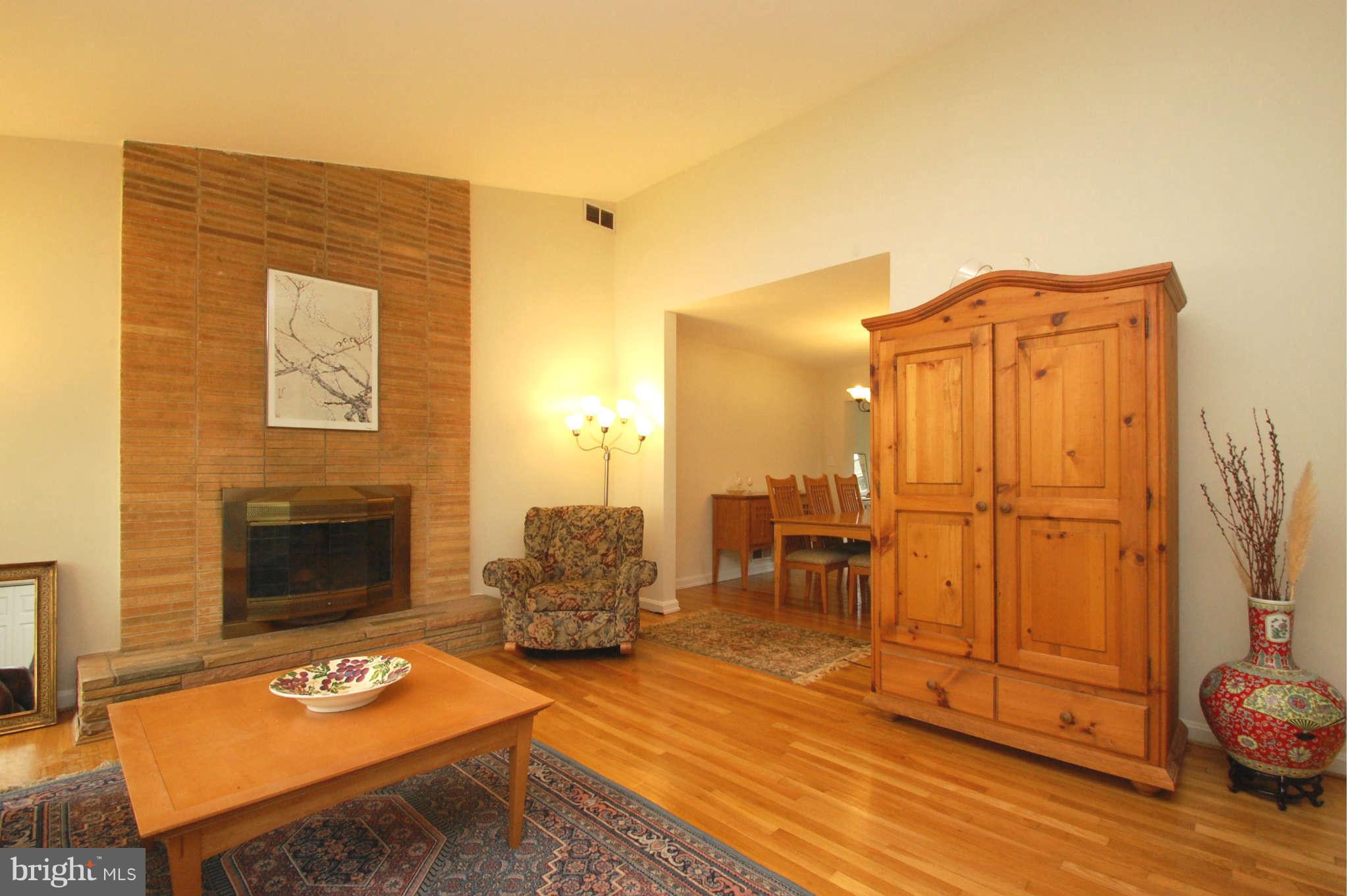 6506 Stoneham Road Bethesda, MD 20817 - Photo 2 of 16 Living Room