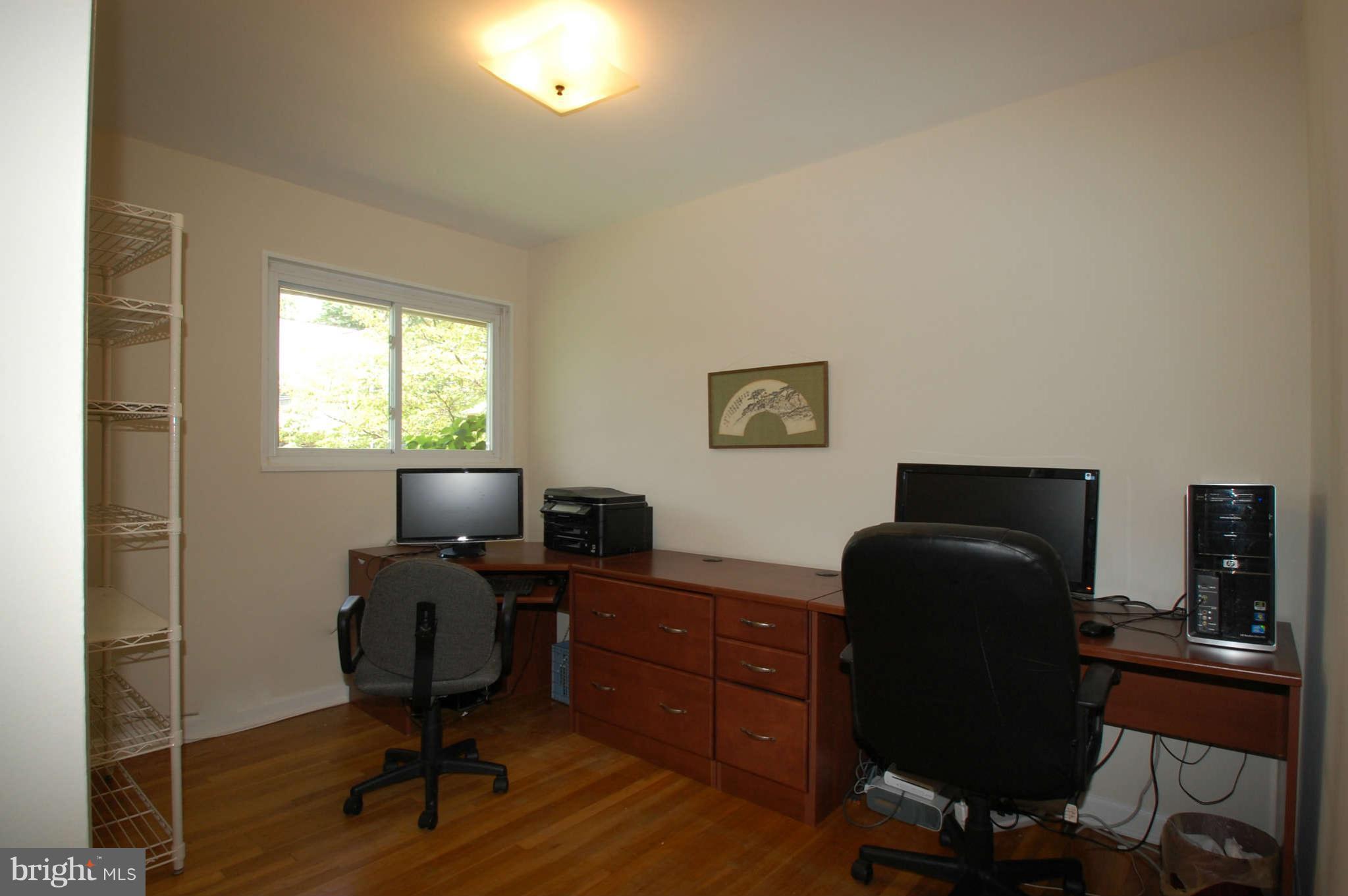 6506 Stoneham Road Bethesda, MD 20817 - Photo 11 of 16 Bedroom or Den