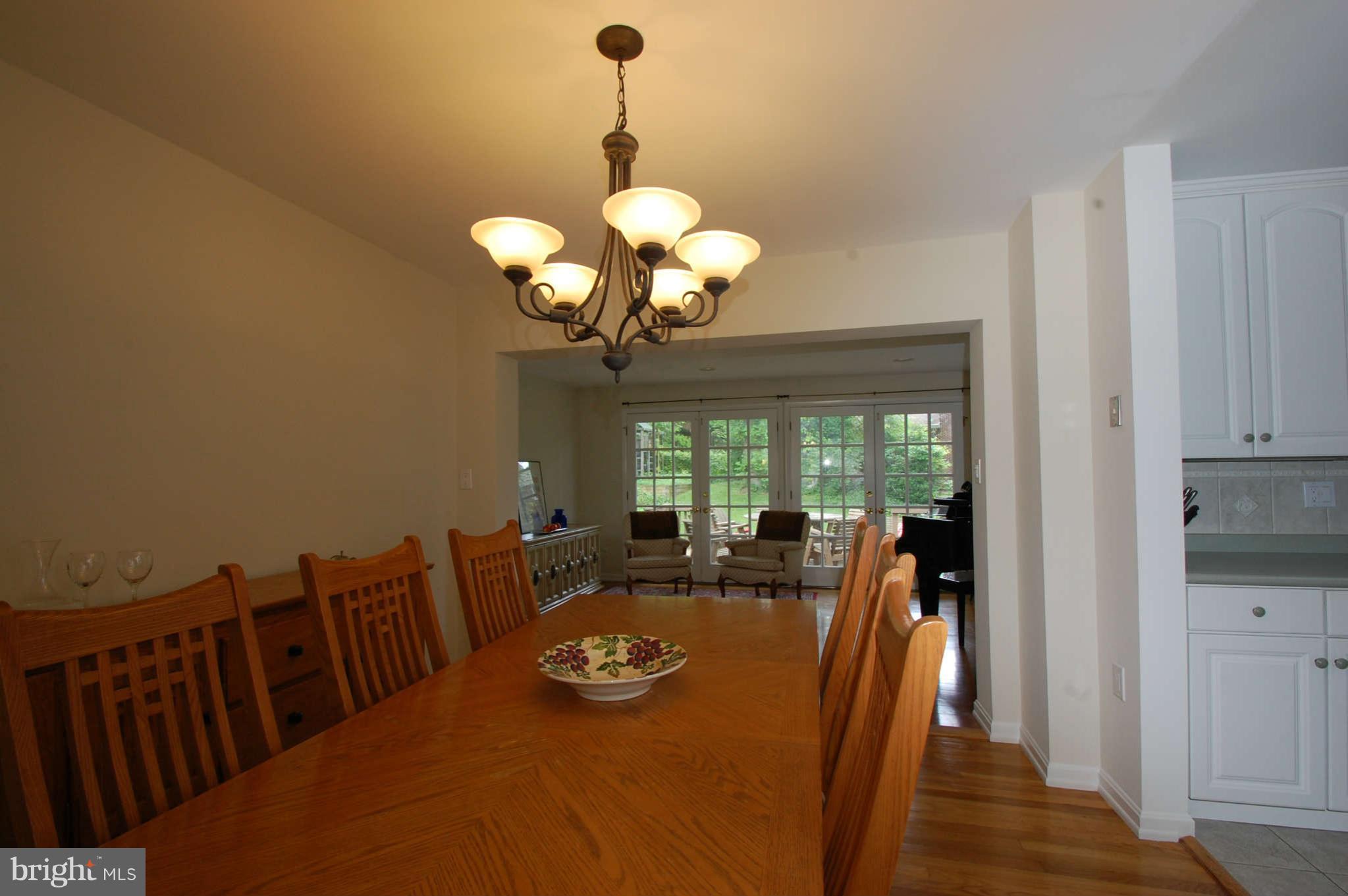 6506 Stoneham Road Bethesda, MD 20817 - Photo 4 of 16 Dining Room