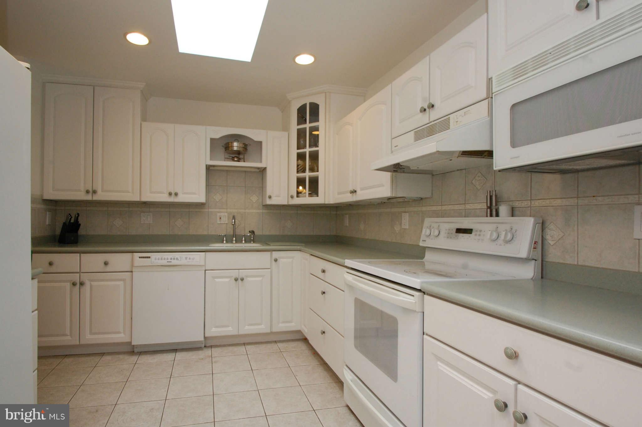 6506 Stoneham Road Bethesda, MD 20817 - Photo 5 of 16 Kitchen