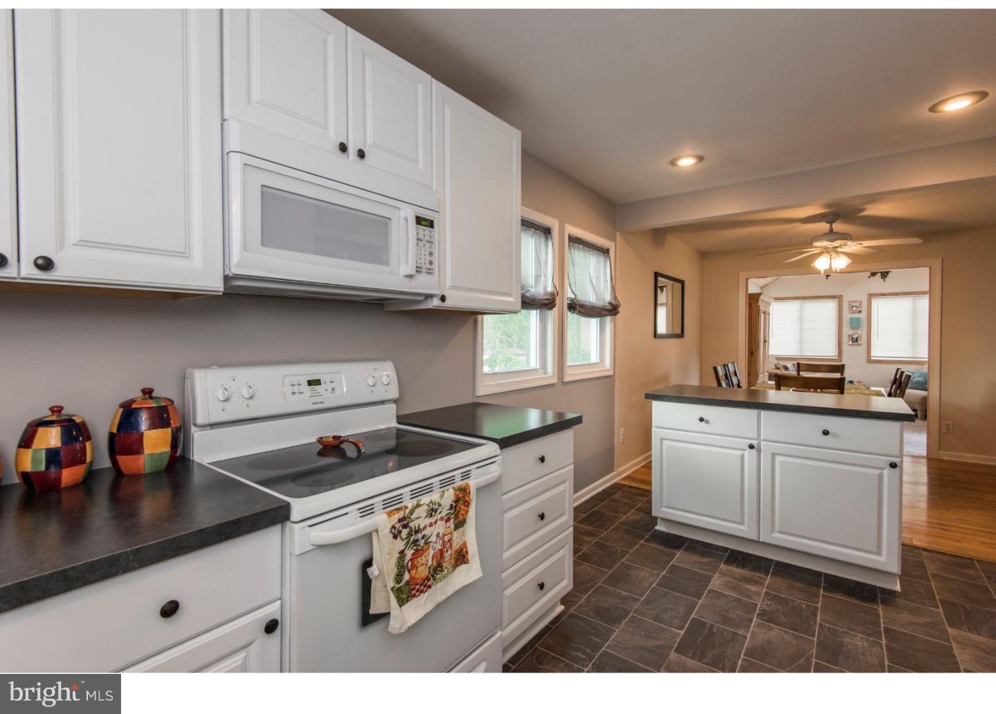 1222 Pinefield Road Newark, DE 19713 - Photo 8 of 25 Kitchen