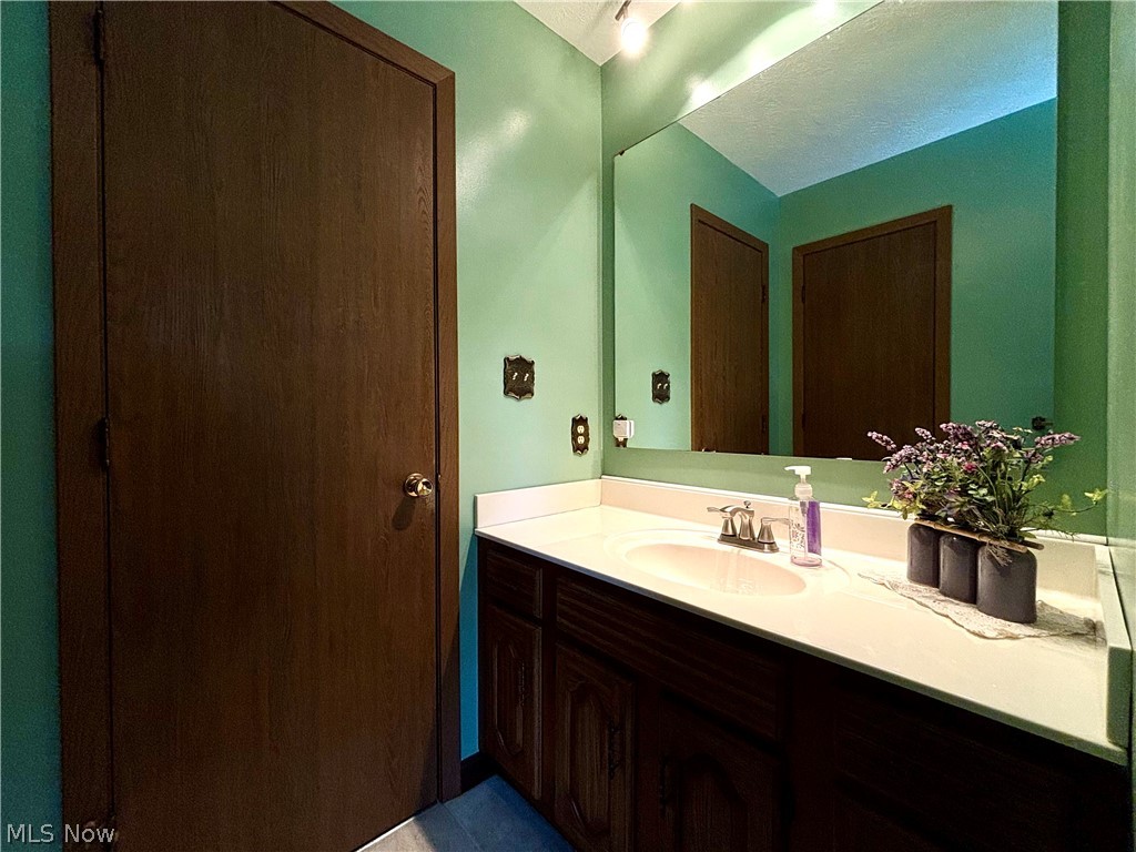 5068 Bright Baldwin Road Newton Falls, OH 44444 - Photo 37 of 47 Upstairs bathroom