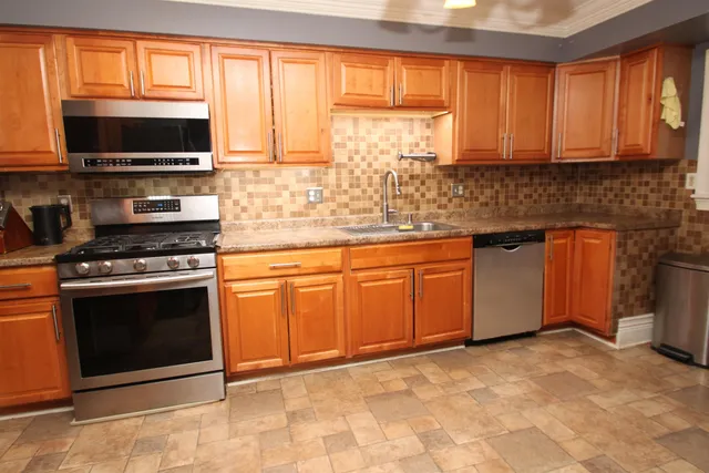 $240,000 | 3008 Carriage Lane, Rockford, IL 61101