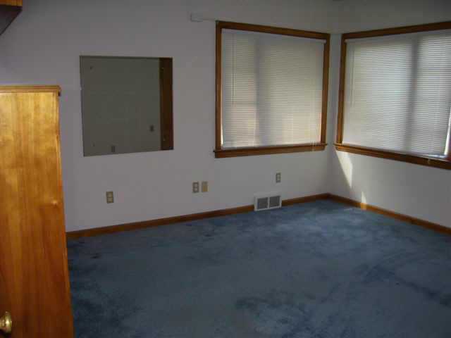 3176 East High Street Springfield, OH 45505 - Photo 3 of 7