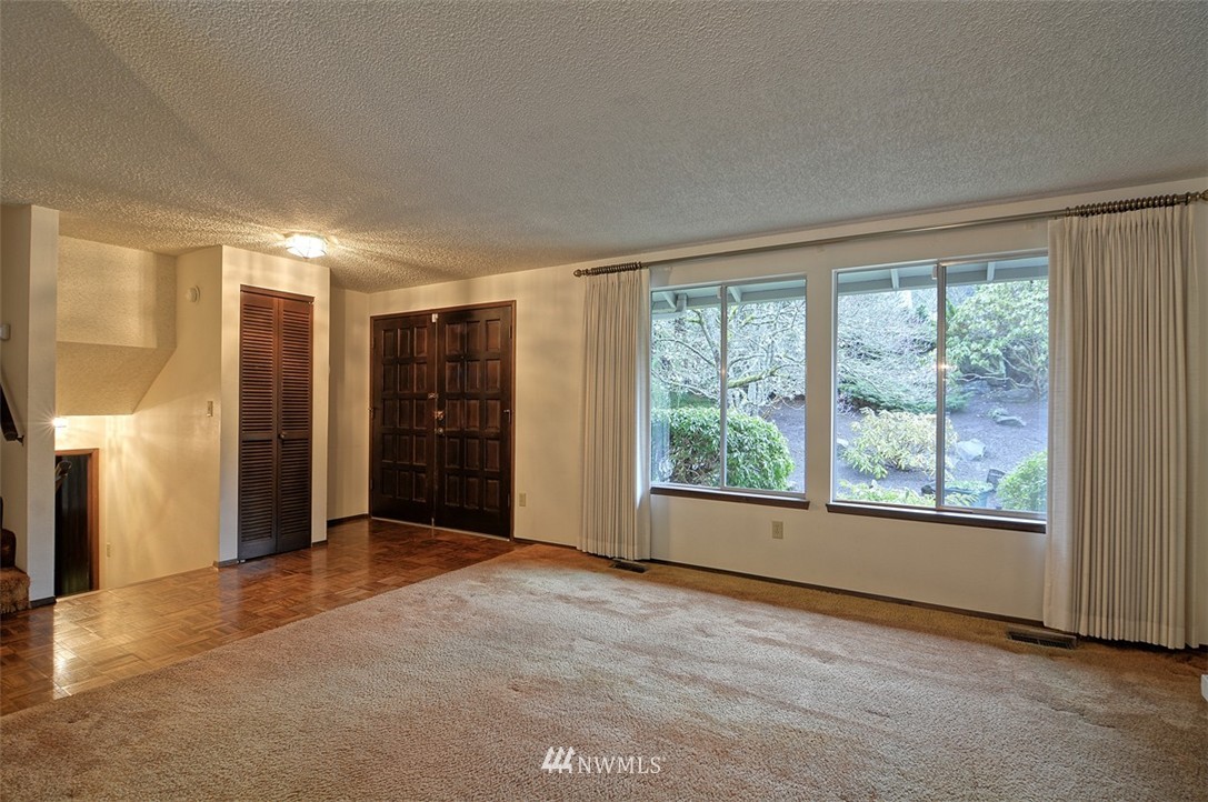 19910 89th Place West Edmonds, WA 98026 - Photo 2 of 22 Gallery Image 2