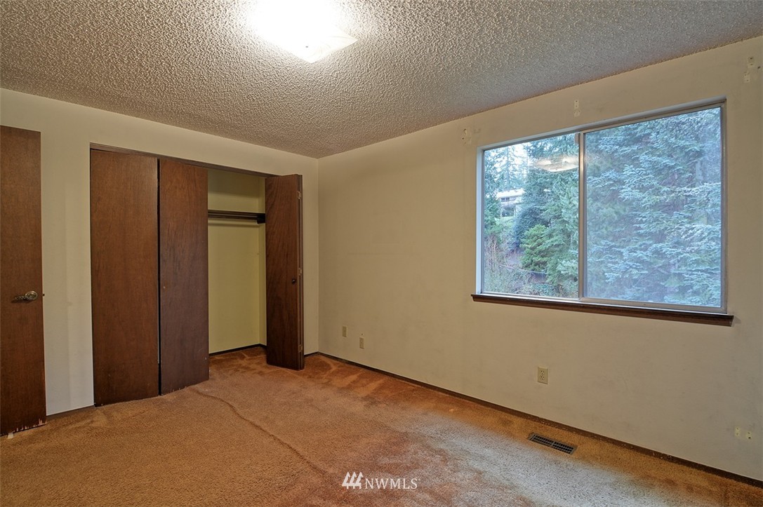19910 89th Place West Edmonds, WA 98026 - Photo 15 of 22 Gallery Image 15