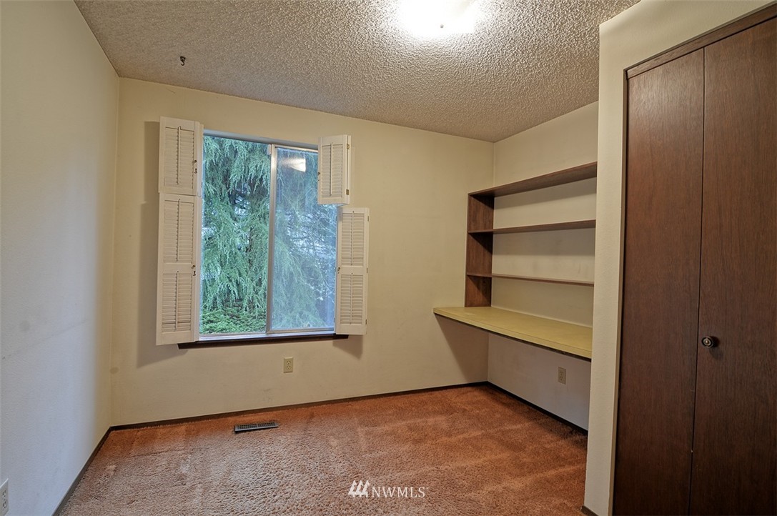 19910 89th Place West Edmonds, WA 98026 - Photo 17 of 22 Gallery Image 17