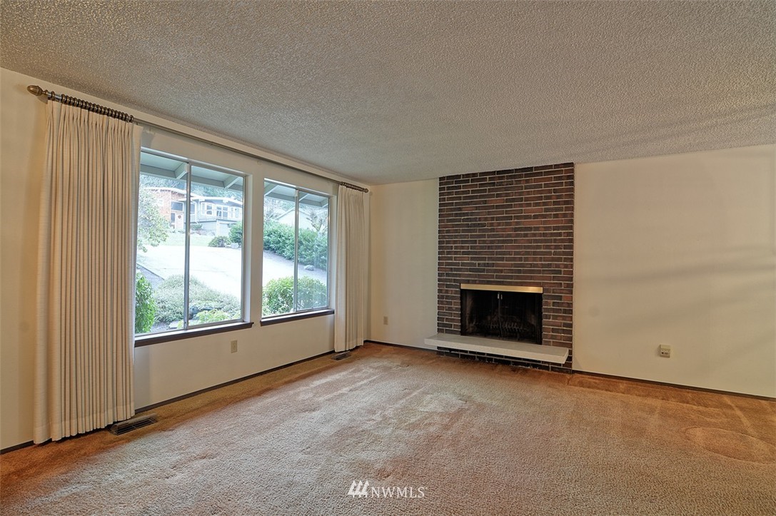 19910 89th Place West Edmonds, WA 98026 - Photo 3 of 22 Gallery Image 3