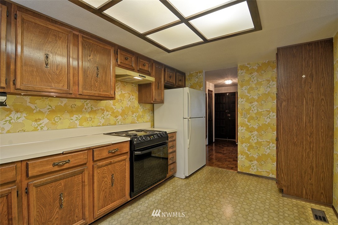 19910 89th Place West Edmonds, WA 98026 - Photo 7 of 22 Gallery Image 7