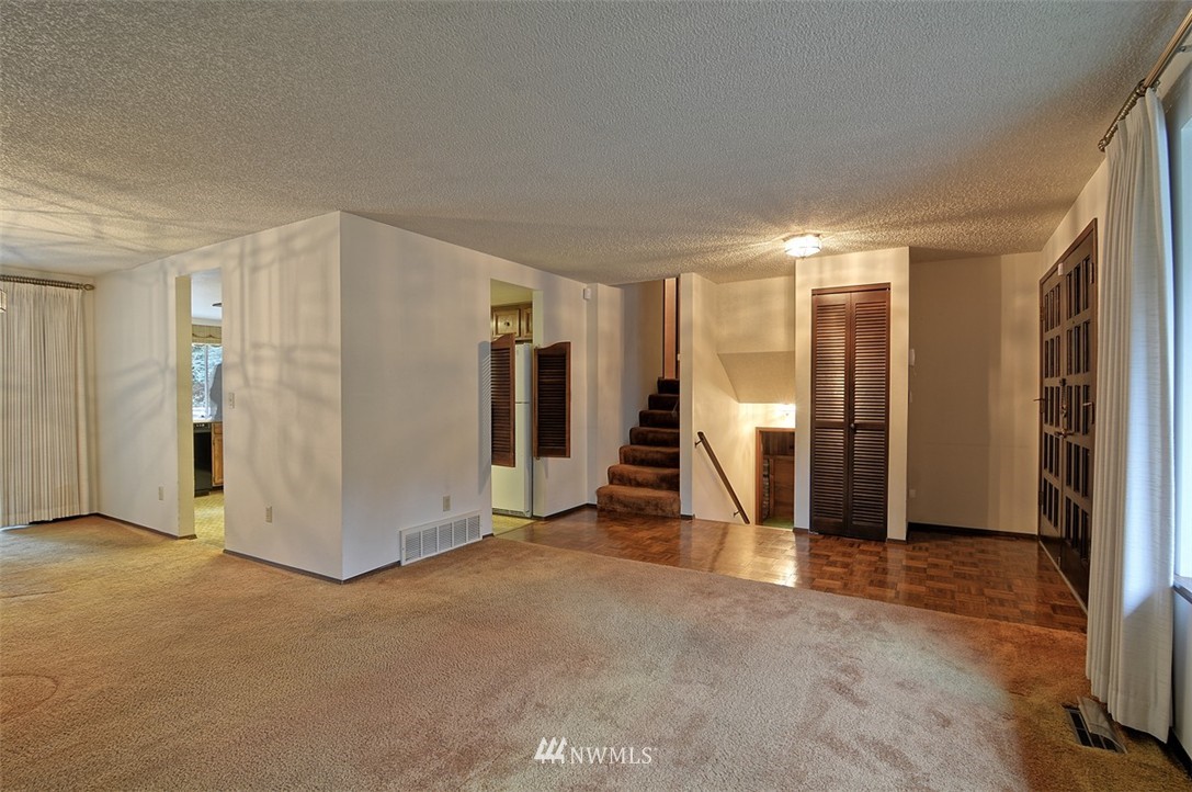19910 89th Place West Edmonds, WA 98026 - Photo 8 of 22 Gallery Image 8