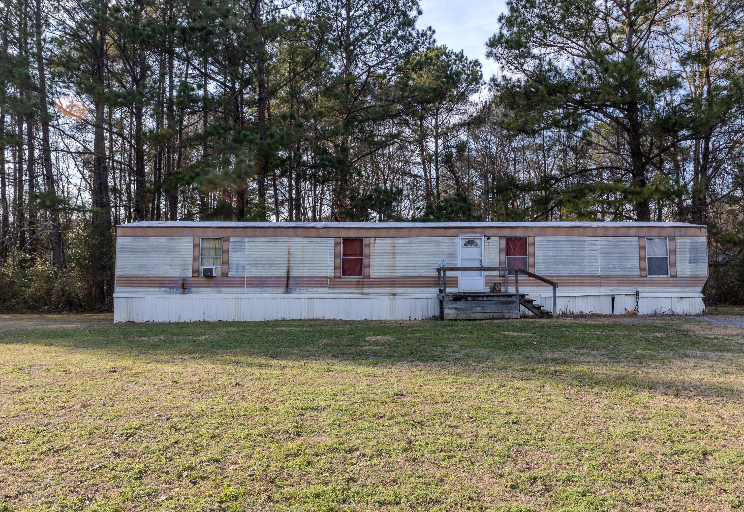 1237 Bethera Road Bonneau, SC 29431 - Photo 14 of 79 1237 Bethera Listing Images (14 of 82)