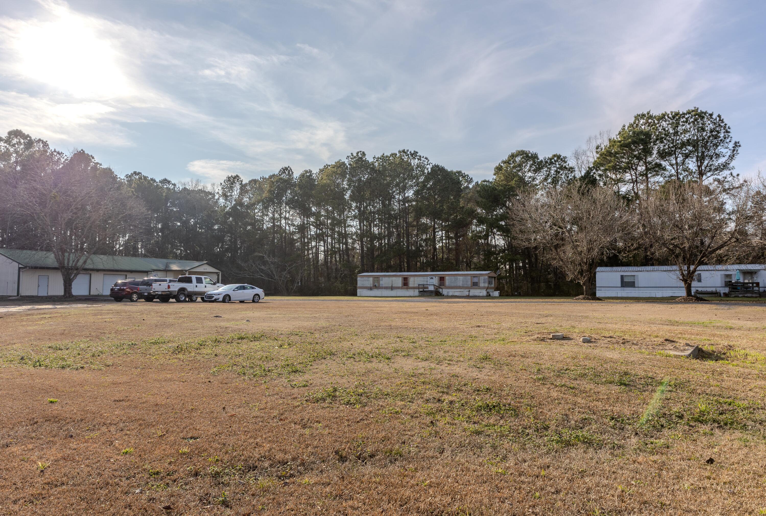 1237 Bethera Road Bonneau, SC 29431 - Photo 24 of 79 1237 Bethera Listing Images (24 of 82)
