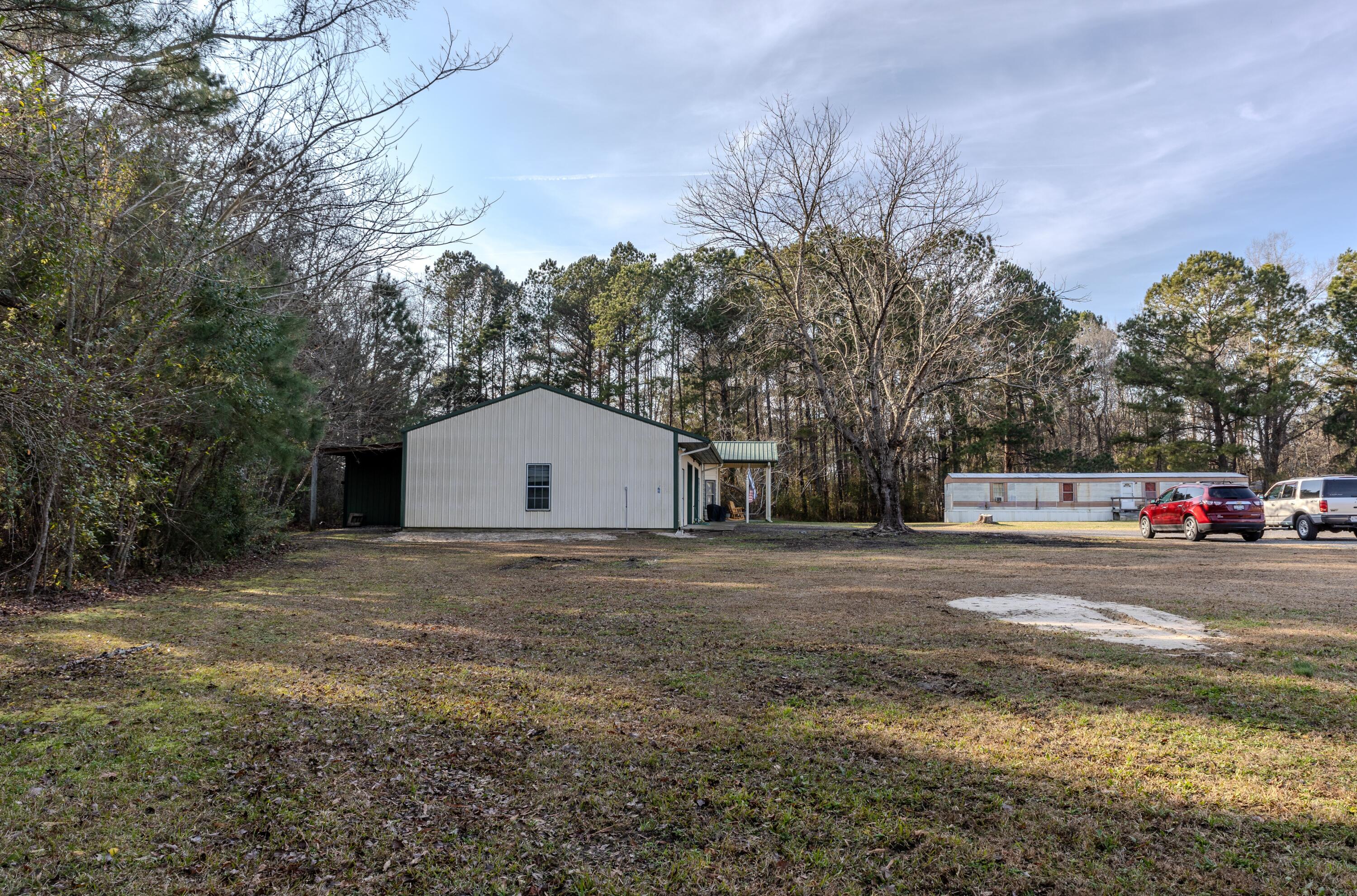 1237 Bethera Road Bonneau, SC 29431 - Photo 5 of 79 1237 Bethera Listing Images (4 of 82)