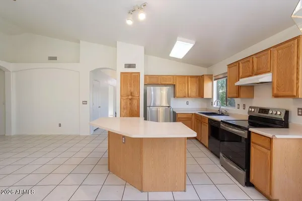 $2,500 | 19015 North 25th Place, Phoenix, AZ 85050