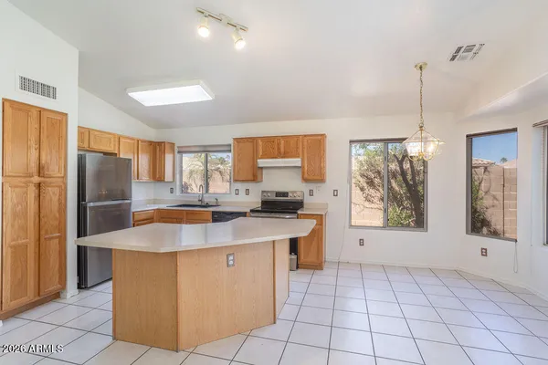 $2,550 | 19015 North 25th Place, Phoenix, AZ 85050