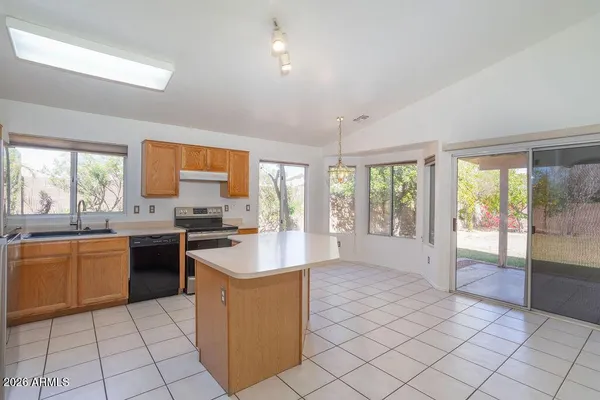 $2,500 | 19015 North 25th Place, Phoenix, AZ 85050