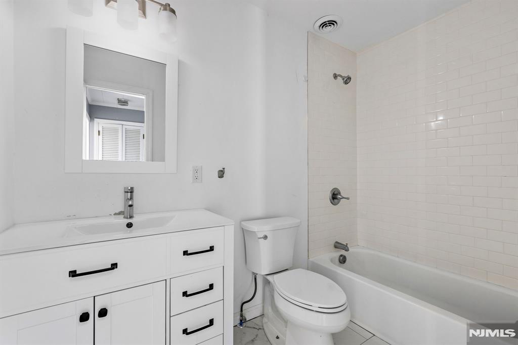 1249 Paterson Plank Road, Unit 2 Secaucus, NJ 07094 - Photo 11 of 13