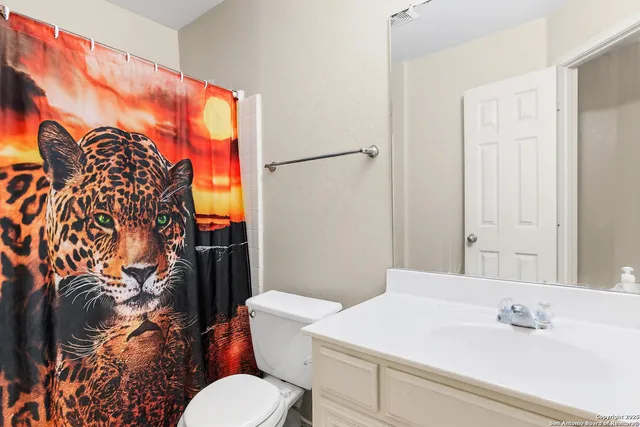 a picture of a refrigerator in a white refrigerator