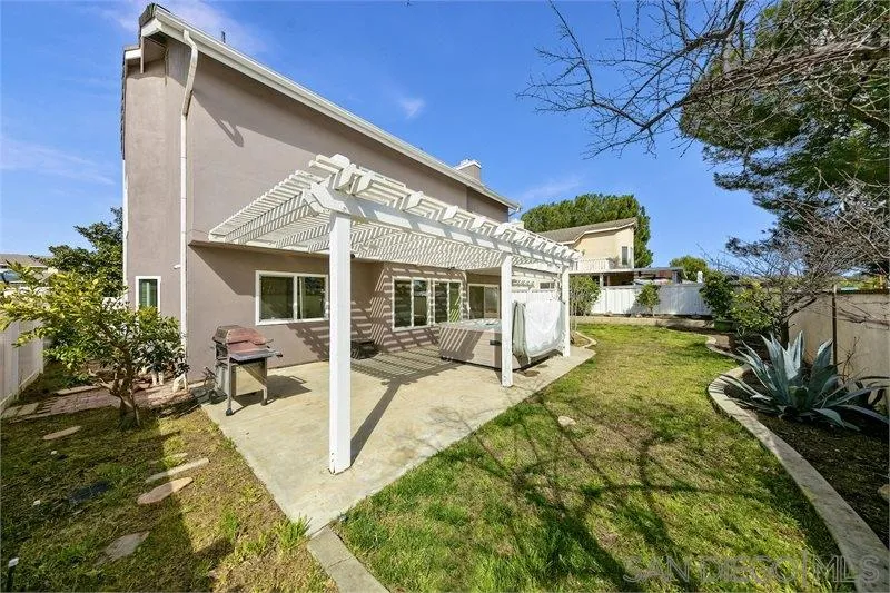 44113 Northgate Avenue Temecula, CA 92592 - Photo 13 of 30 a view of a house with backyard and sitting area