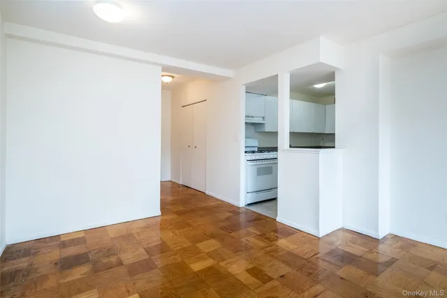 $2,700 | 125 Lake Street, Unit 11A SOUTH, White Plains, NY 10604