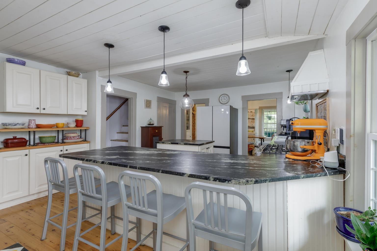 161 Hoit Road Concord, NH 03301 - Photo 4 of 59