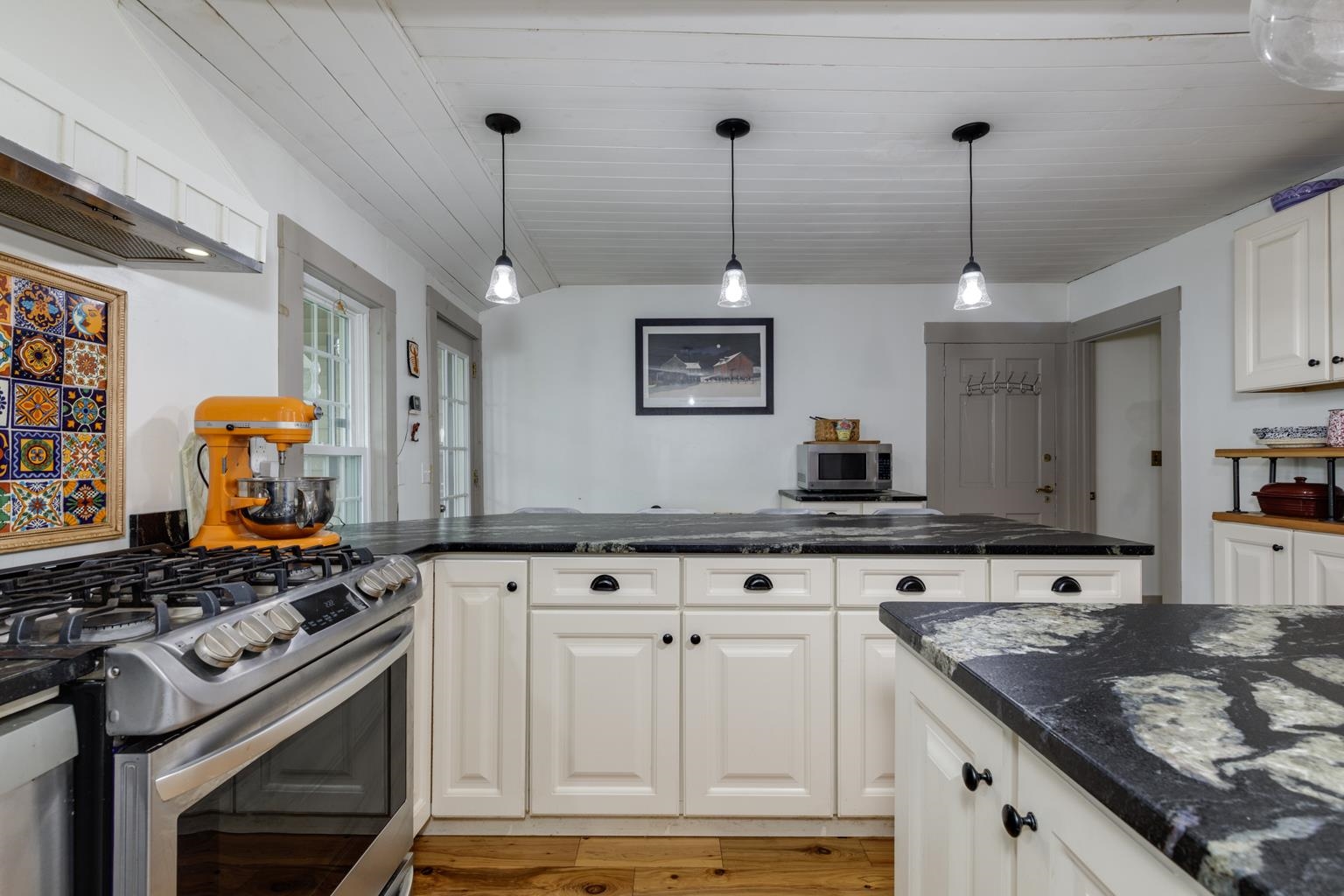 161 Hoit Road Concord, NH 03301 - Photo 5 of 59