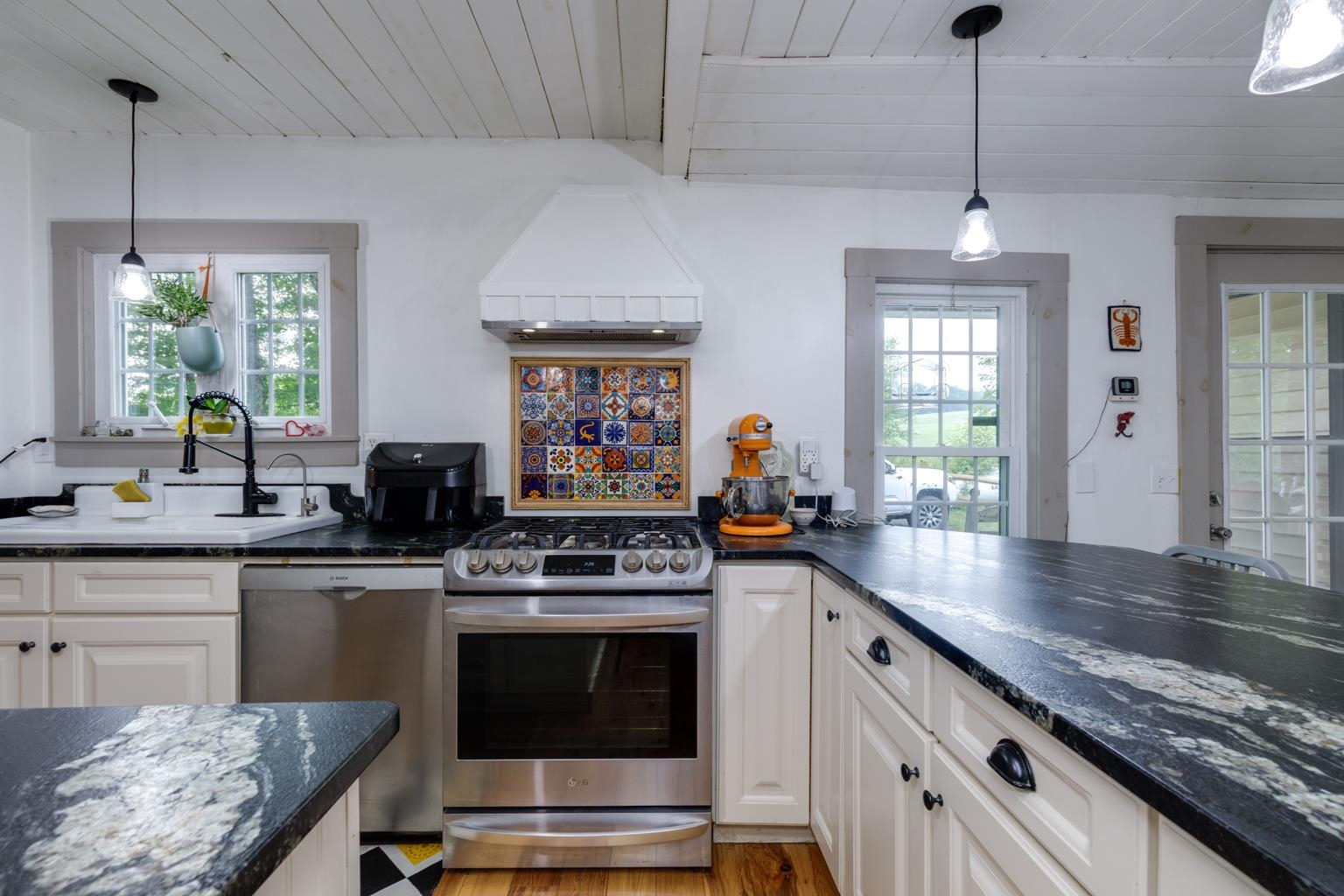 161 Hoit Road Concord, NH 03301 - Photo 6 of 59